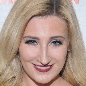 Holly Wolf Net Worth, Dating, Age, Family, Biography & More